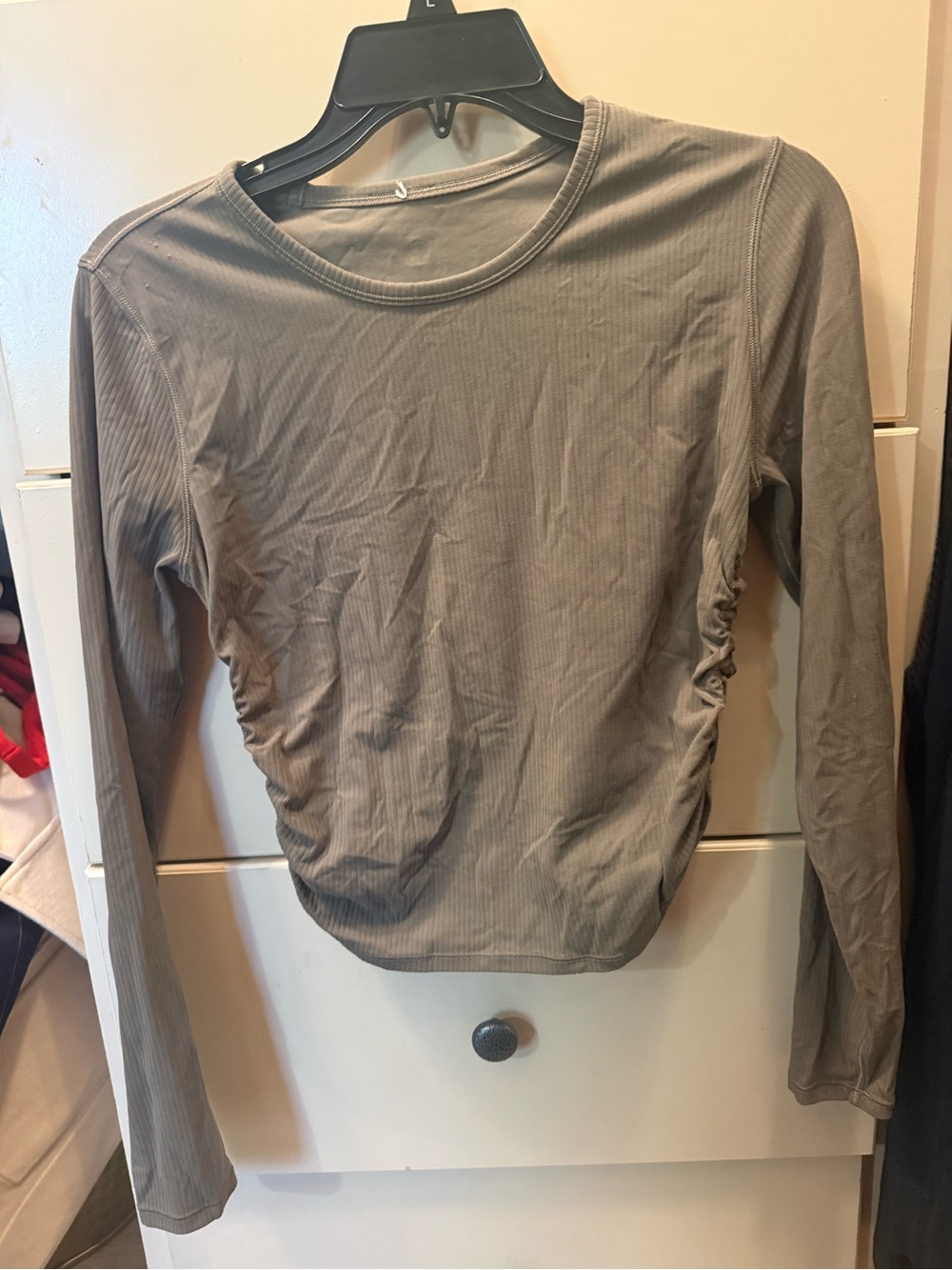 lululemon athletica-Women’s Long Sleeve Ribbed Crewneck Top Taupe-Ruched Sides